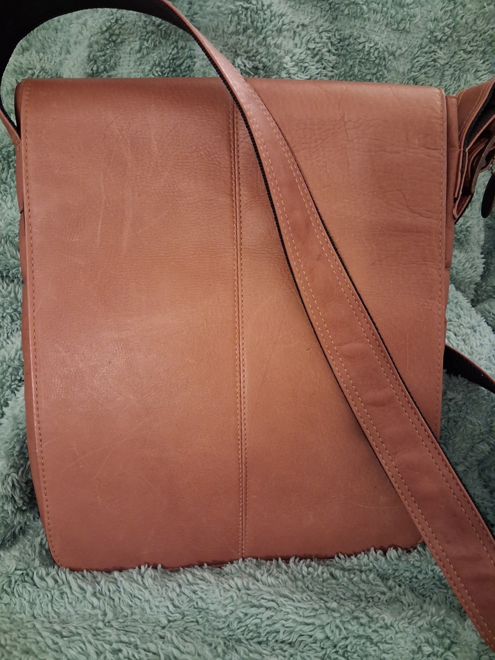 David King & Co. Genuine Tan Leather Vertical Messenger Crossbody Bag